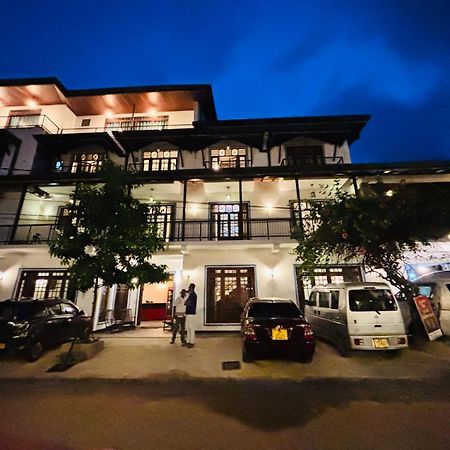 Shadow Inn 엘라 외부 사진