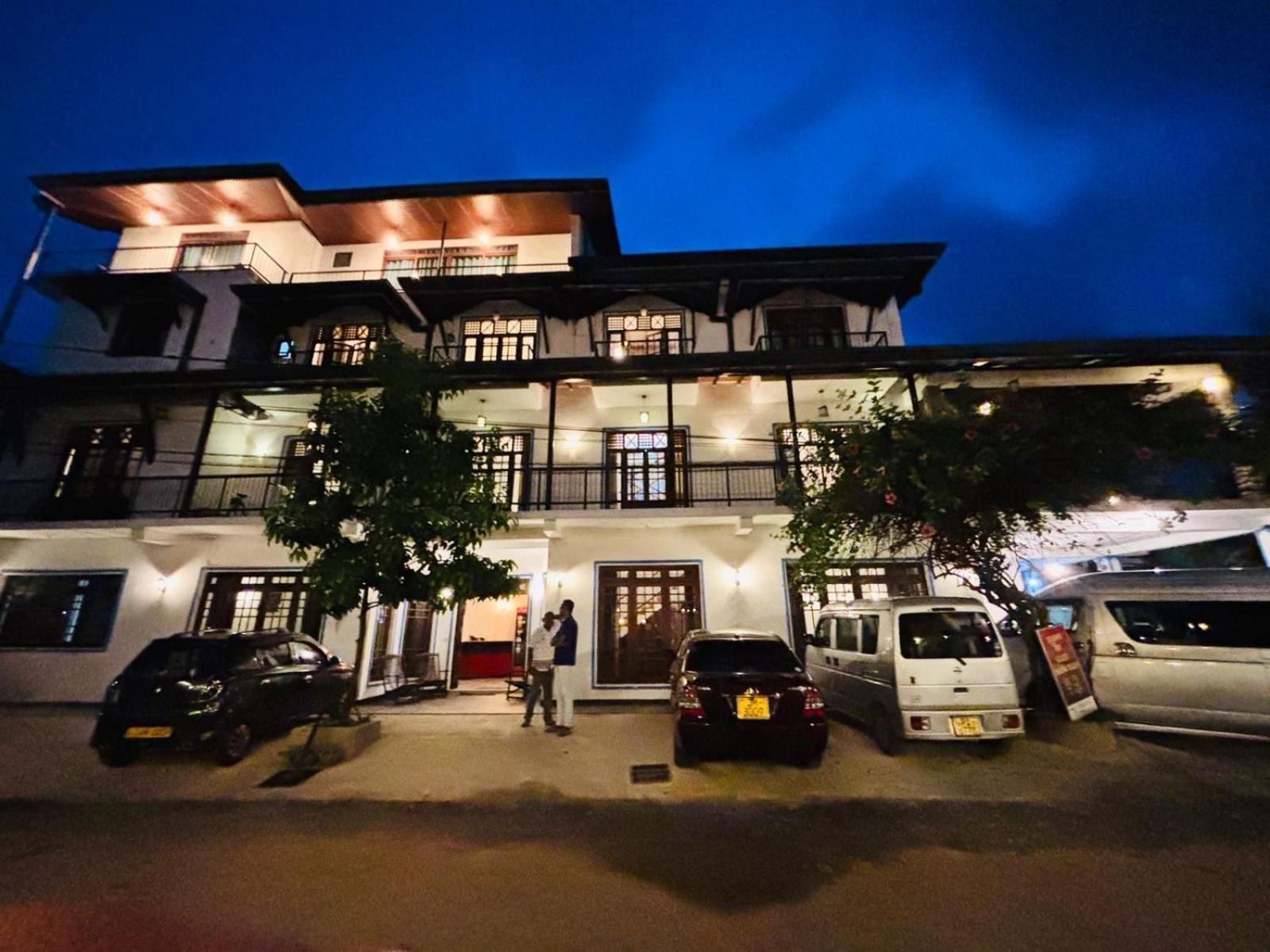 Shadow Inn 엘라 외부 사진