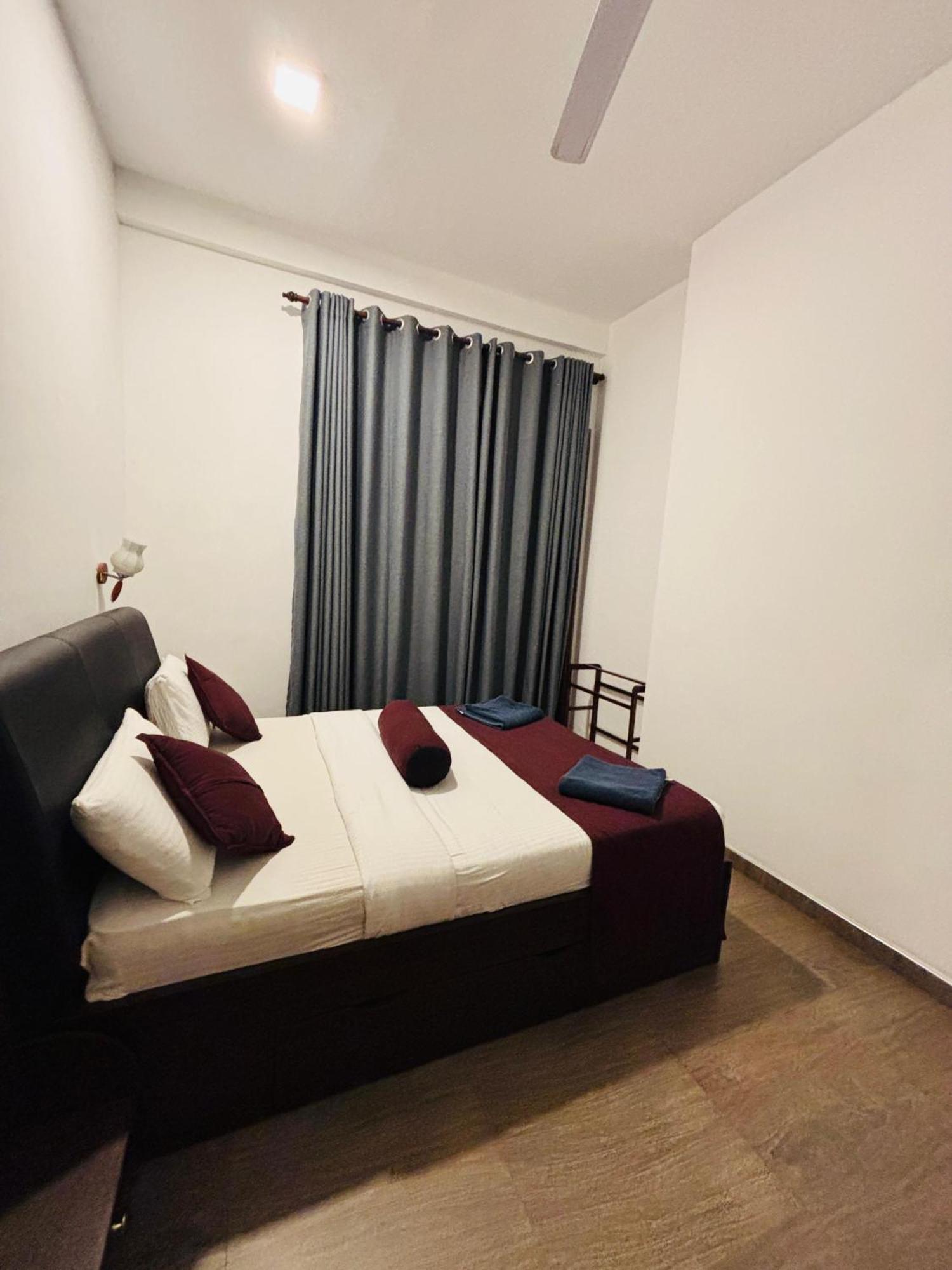 Shadow Inn 엘라 외부 사진